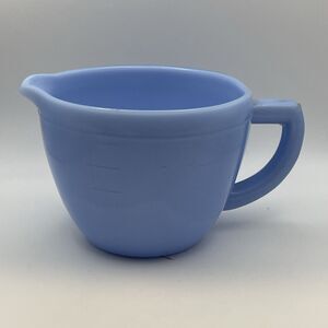 Vintage Jeannette Delphite Blue 16oz Measuring Cup w/Sunflower Bottom